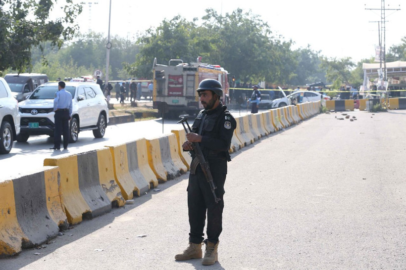 Pakistan'da intihar saldırısı! Çok sayıda ölü ve yaralı var - Resim: 3