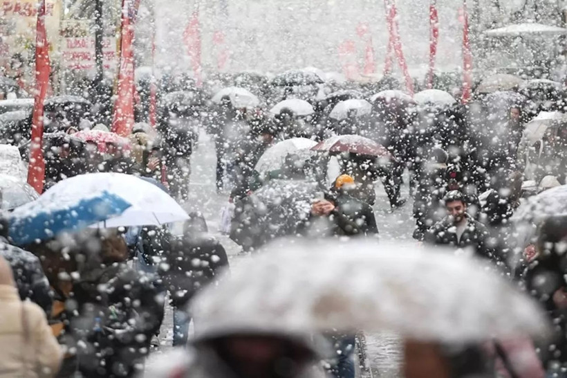 Ülkecek resmen donuyoruz! Kar kalınlığı 20 santimi aşacak: 9 kente yeniden kar ve fırtına uyarısı... - Resim: 1