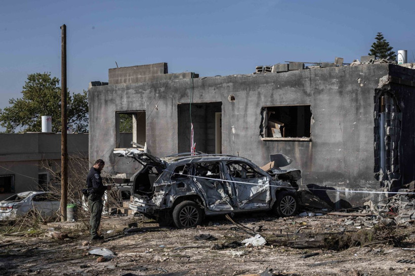 İran İsrail'i fena vurdu onlarca kişi yaralandı! Bölgeden ilk görüntüler geldi - Resim: 1