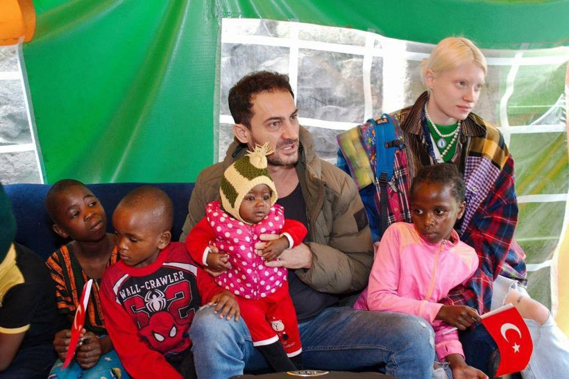 Yıldız Tilbe kesenin ağzını açtı! Afrikalı çocuklar için büyük bağış 'ağlattın beni ablacım' - Resim: 8