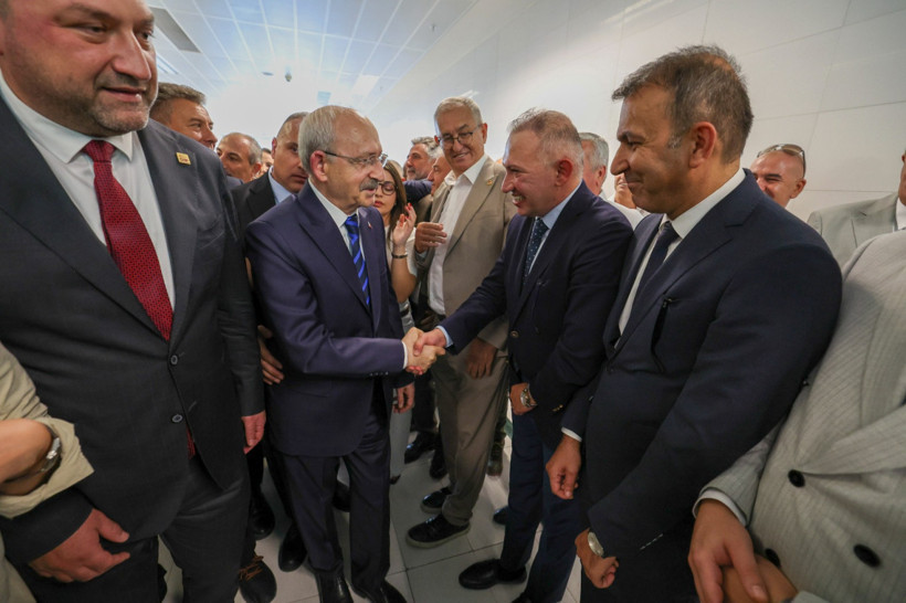 Cumhuriyet Halk Partisi Genel Başkanı Kemal Kılıçdaroğlu İzmir'de coşkuyla karşılandı - Resim: 11