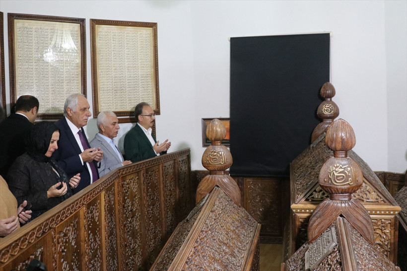 Siirt'te o türbedeki 'ışık hadisesi' gerçekleşti vatandaşlar cep telefonuna kaydetti - Resim: 8