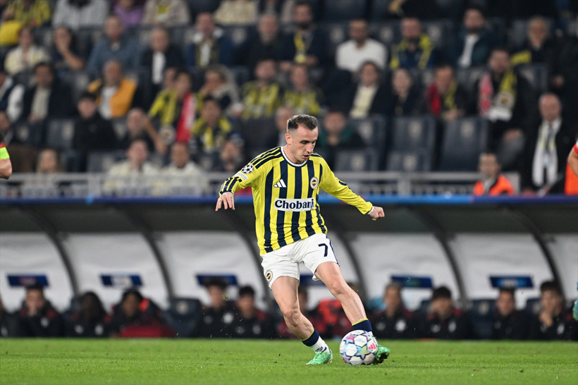 Geceye damga vuran hareket! Başkan Aziz Yıldırım maç 2-2 olunca dayanamadı - Resim: 3