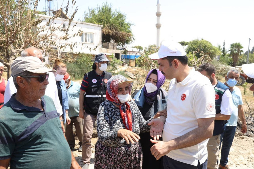Bakan Murat Kurum'dan afet bölgesinde manidar sözler: Harç olup yeni yuva yapma günüdür - Resim: 0