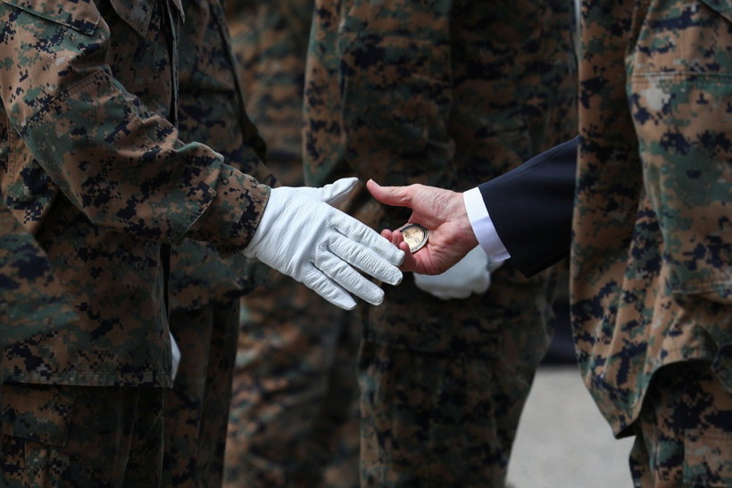 Joe Biden, Afganistan'da &ouml;len ABD askerlerinin cenazelerini karşıladı - Resim: 3