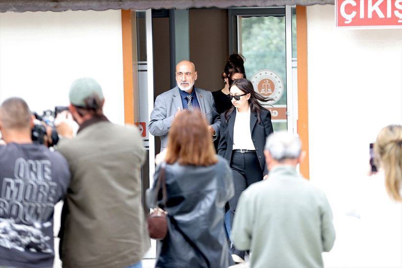 Tuğyan &Uuml;lkem G&uuml;lter ilk kez hakim karşısında! G&uuml;ll&uuml;'n&uuml;n d&uuml;şme anını anlattı, 'gebersin' mesajları i&ccedil;in de... - Resim: 1