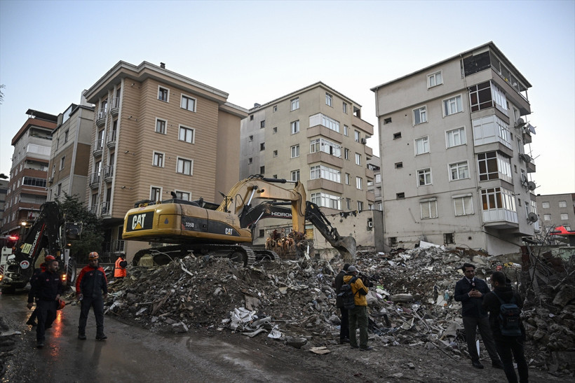 Maltepe'de çöken binada son cansız bedene ulaşıldı can kaybı sayısı belli oldu - Resim: 0