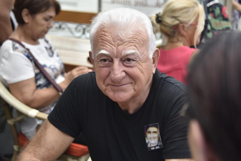 Memduh Ün toprağa verildi Fatma Girik yıkıldı - Resim: 2