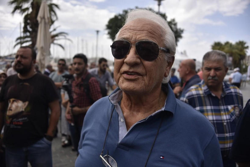 Memduh Ün toprağa verildi Fatma Girik yıkıldı - Resim: 4