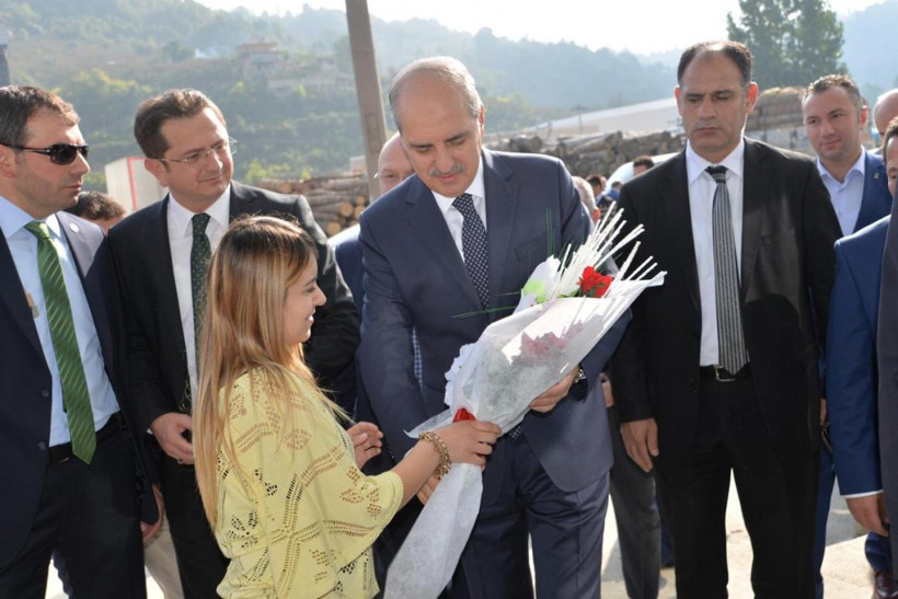 Numan Kurtulmuş takım forması dikti - Resim: 2