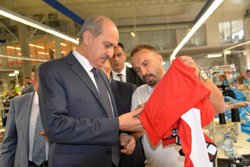 Numan Kurtulmuş takım forması dikti - Resim: 3