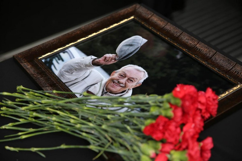 Çetin Altan son yolculuğuna uğurlanıyor - Resim: 1