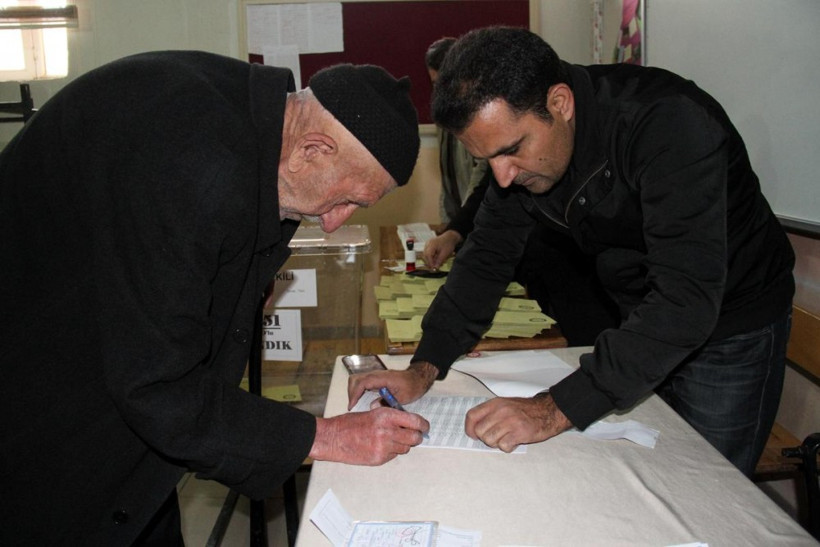Milyonlar sandık başında! İşte ilk kareler - Resim: 4
