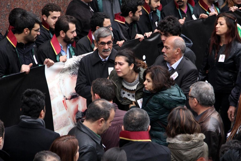 Tahir Elçi cenaze töreni dikkat çeken detay! - Resim: 3