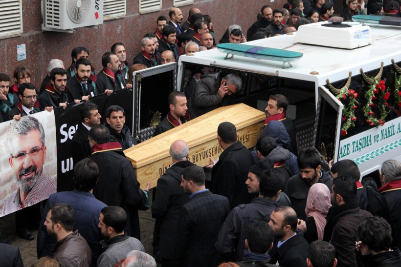 Tahir Elçi cenaze töreni dikkat çeken detay! - Resim: 4