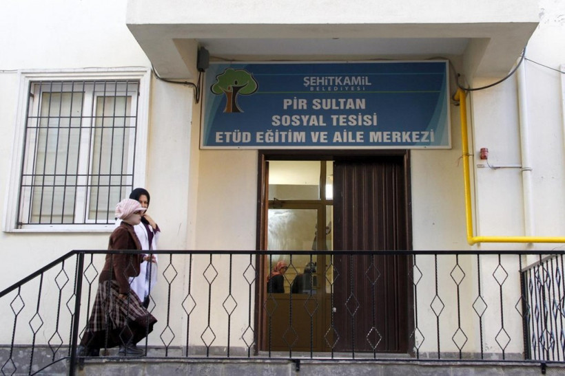 Yüzü yanan kadın ailesinin desteğiyle hayata tutundu - Resim: 1