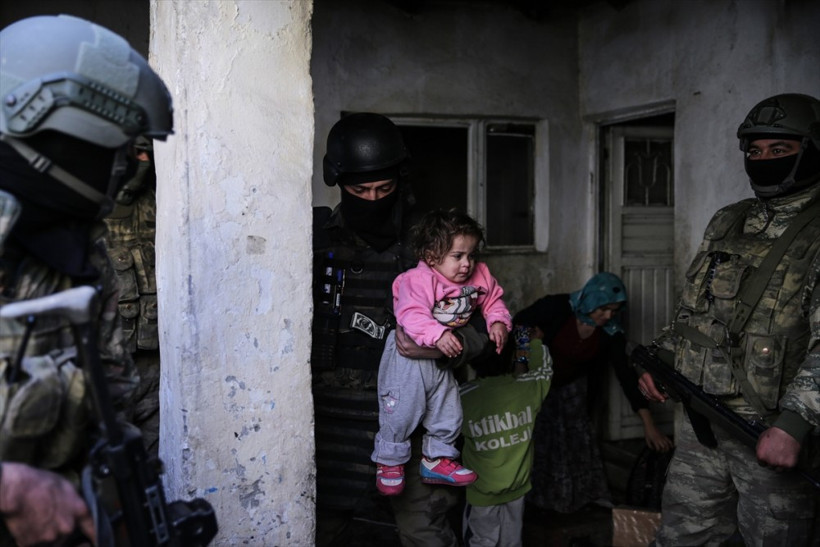 Mehmetçik duvara öyle bir ayet yazdı ki... - Resim: 2