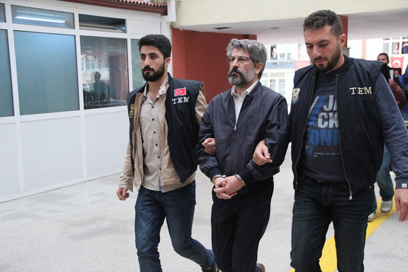 FETÖ'nün mahrem imamıyla yakalanan albay ve kızı - Resim: 1
