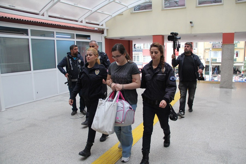 FETÖ'nün mahrem imamıyla yakalanan albay ve kızı - Resim: 3