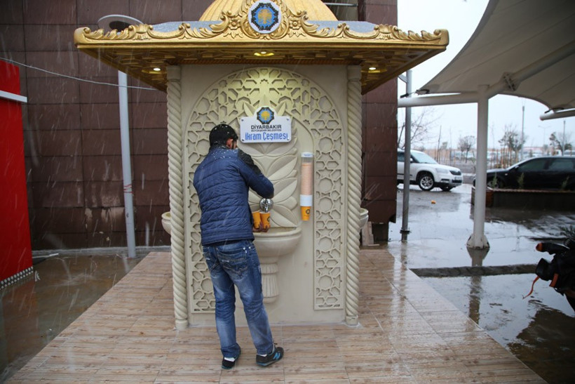 Belediye başkanı değişince çeşmeden çorba aktı! - Resim: 2