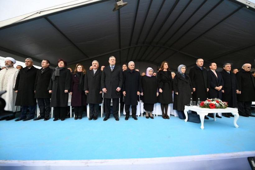 Bakan Arslan mutluluğunu böyle paylaştı - Resim: 1