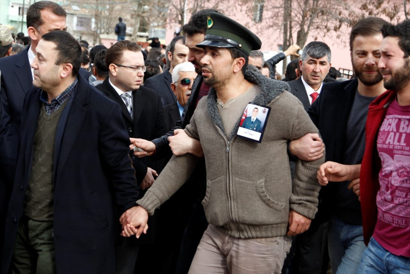 Adıyaman şehidi Kürtçe ağıtlarla uğurlandı! - Resim: 3