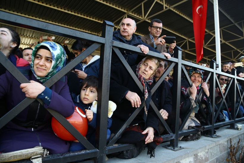 Askerlerin yemin töreninde duygusal anlar! - Resim: 1