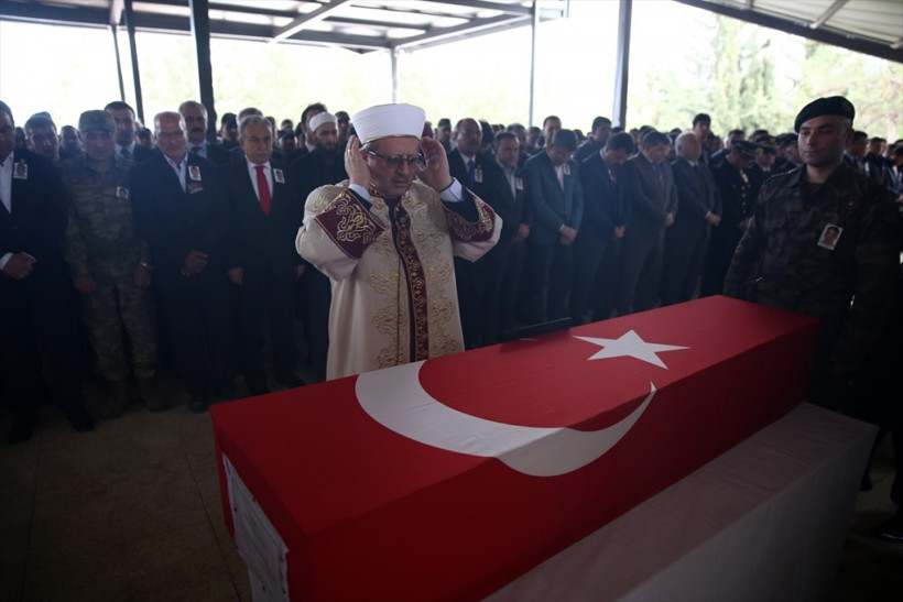 Diyarbakır şehidi gözyaşlarıyla uğurlandı! - Resim: 3