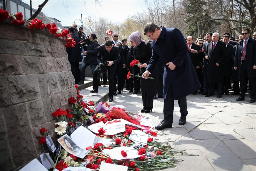 Sare Hanım dayanamadı Davutoğlu da dağıldı - Resim: 4