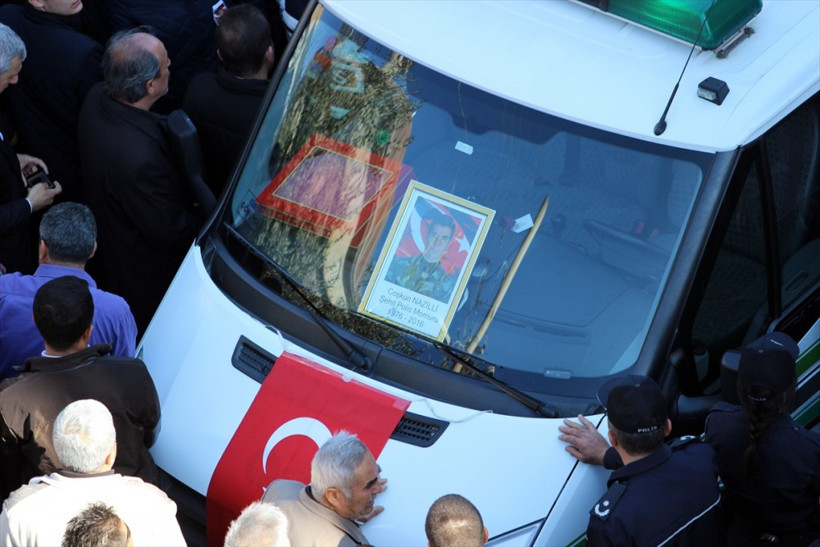 Nusaybin şehidinin cenazesinde mahşeri kalabalık! - Resim: 2