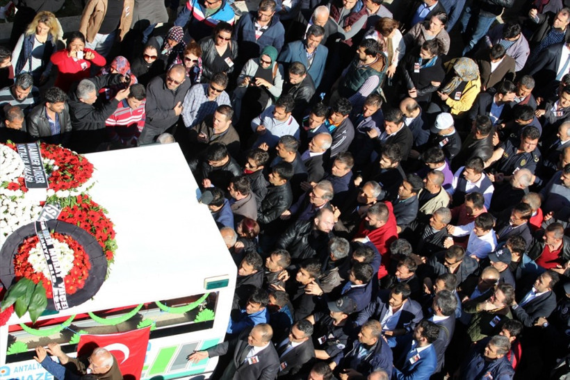 Nusaybin şehidinin cenazesinde mahşeri kalabalık! - Resim: 3