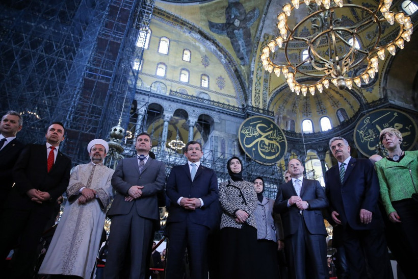 Davutoğlu Ayasofya'da gördüğü manzaraya hayran kaldı! - Resim: 1