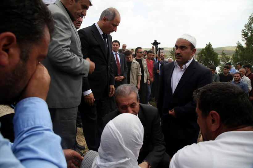 Mehdi Eker Diyarbakır'da gözyaşlarını tutamadı! - Resim: 1