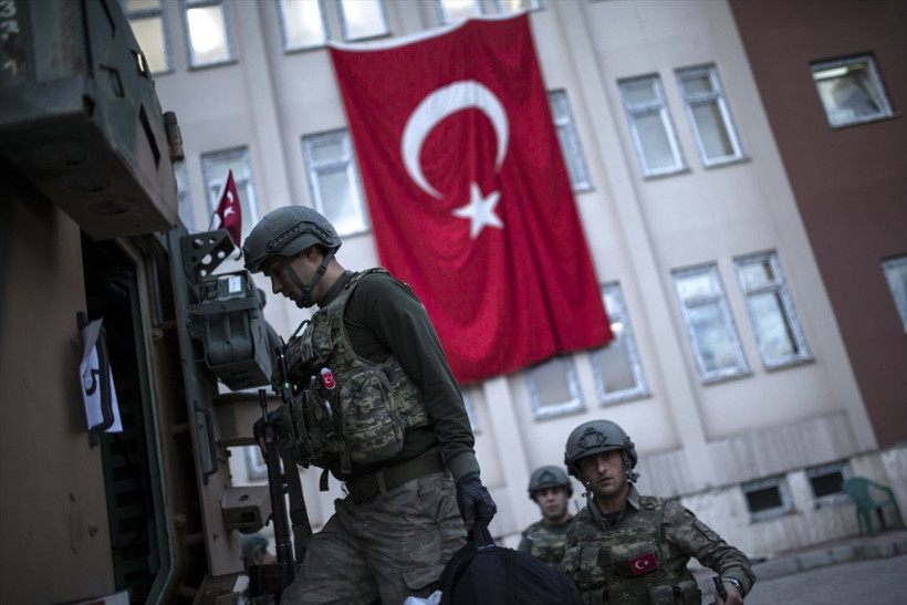 Yüksekova'daki güvenlik güçleri dualarla yola çıktı! - Resim: 2