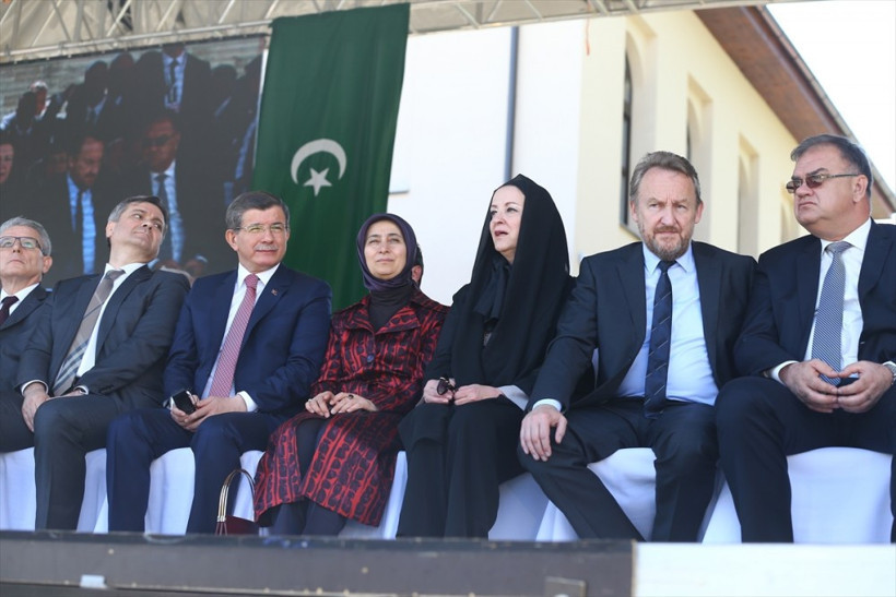 Davutoğlu'nun bu görüntüsü merak konusu oldu! - Resim: 4