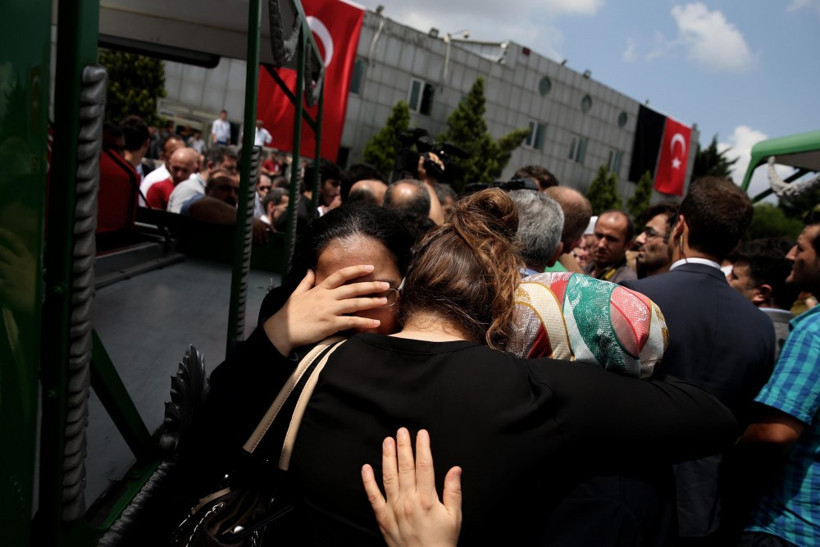 Havaalanı saldırısında ölenler gözyaşları içinde uğurlandı - Resim: 4