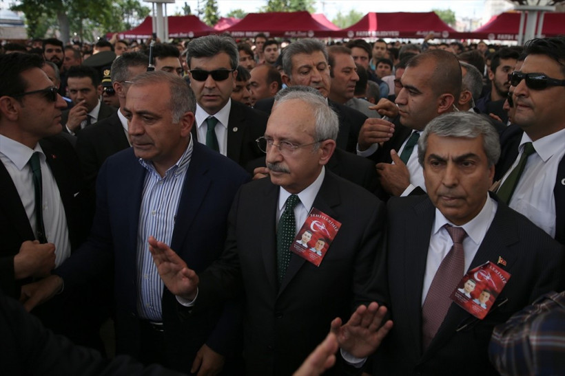 Şehit cenazesinde gerginlik! Kılıçdaroğlu'nun adını görünce... - Resim: 4