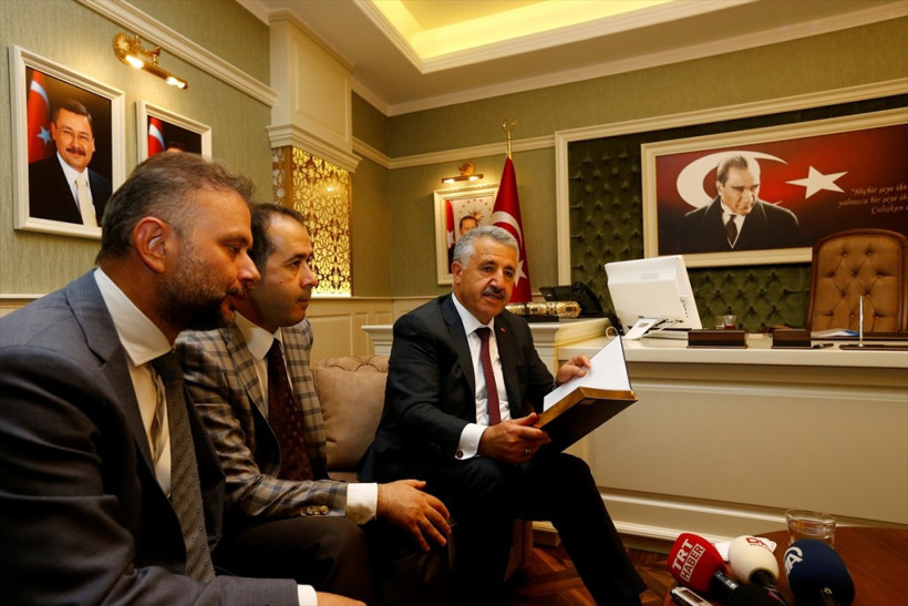 Ulaştırma Bakanı Arslan: İçimizdeki hainleri temizleyeceğiz! - Resim: 1
