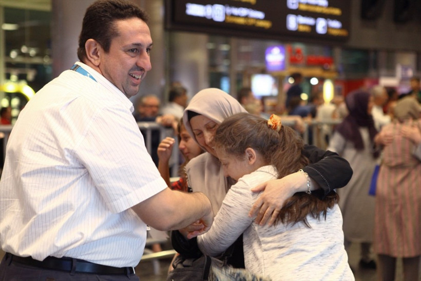 İlk hac kafilesi yurda döndü bakın ne için dua ettiler - Resim: 2