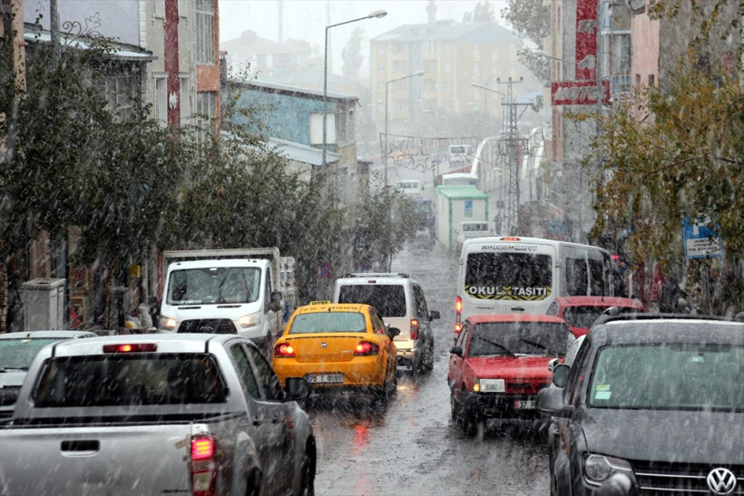 Ardahan'da lapa lapa kar yağdı! Şaşırtan kareler - Resim: 1