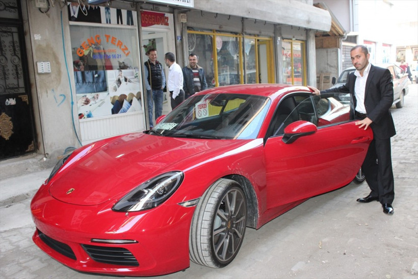 Yediği dondurmadan yarım milyonluk araba çıktı - Resim: 3