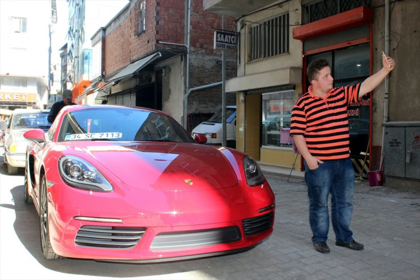 Yediği dondurmadan yarım milyonluk araba çıktı - Resim: 4