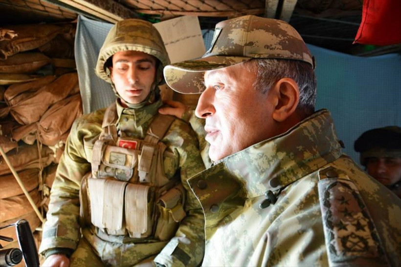 Hulusi Akar 8 şehit verdiğimiz bölgede  - Resim: 3