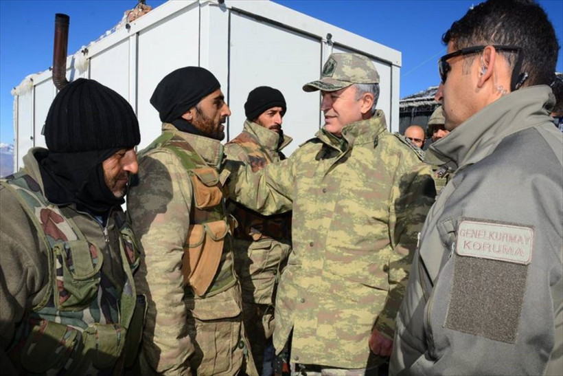 Hulusi Akar 8 şehit verdiğimiz bölgede  - Resim: 4