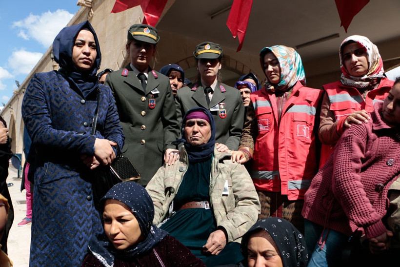 Şehit cenazesinde zılgıt atıp Arapça ağıtlar yaktılar - Resim: 1