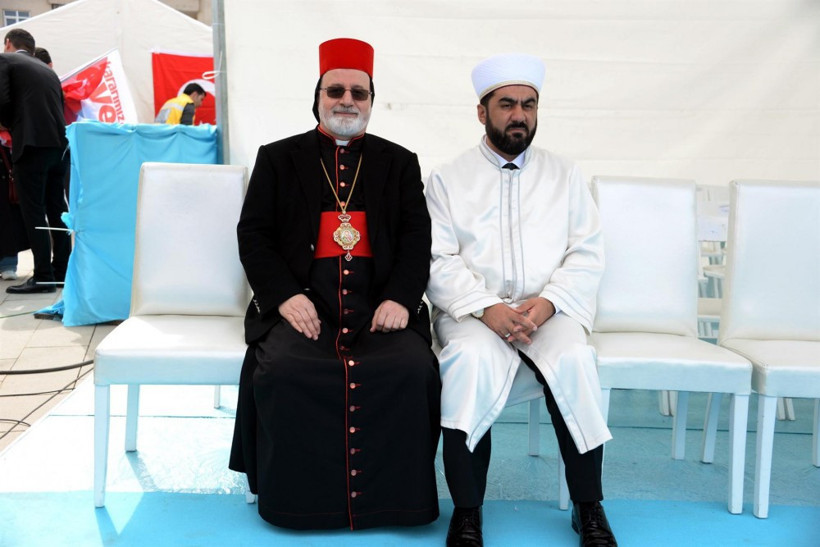 Erdoğan'a Mardin'de 4 dilde  karşılama - Resim: 1