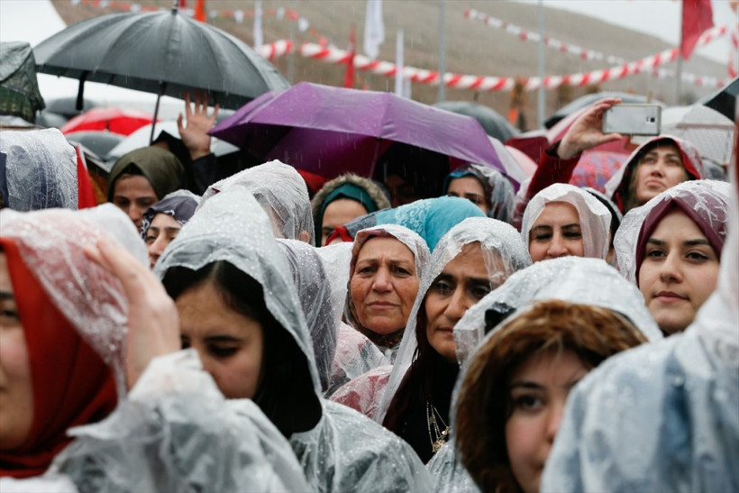 İzmir'de Başbakan Yıldırım'a sevgi seli ! - Resim: 4
