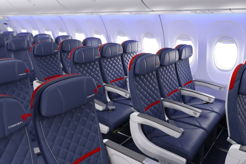 Uçakta hosteslerle yaptıklarına bakın skandal ortaya çıktı - Resim: 4