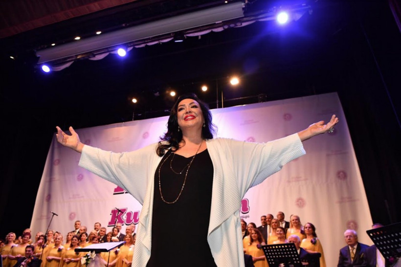 Maltepe Belediyesi Anneler Günü konserinde Türkan Şoray sürprizi - Resim: 4