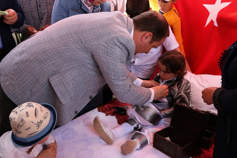 Vatandaşlar şehidin oğlunun düğününe akın etti! Gözyaşları sel oldu - Resim: 4